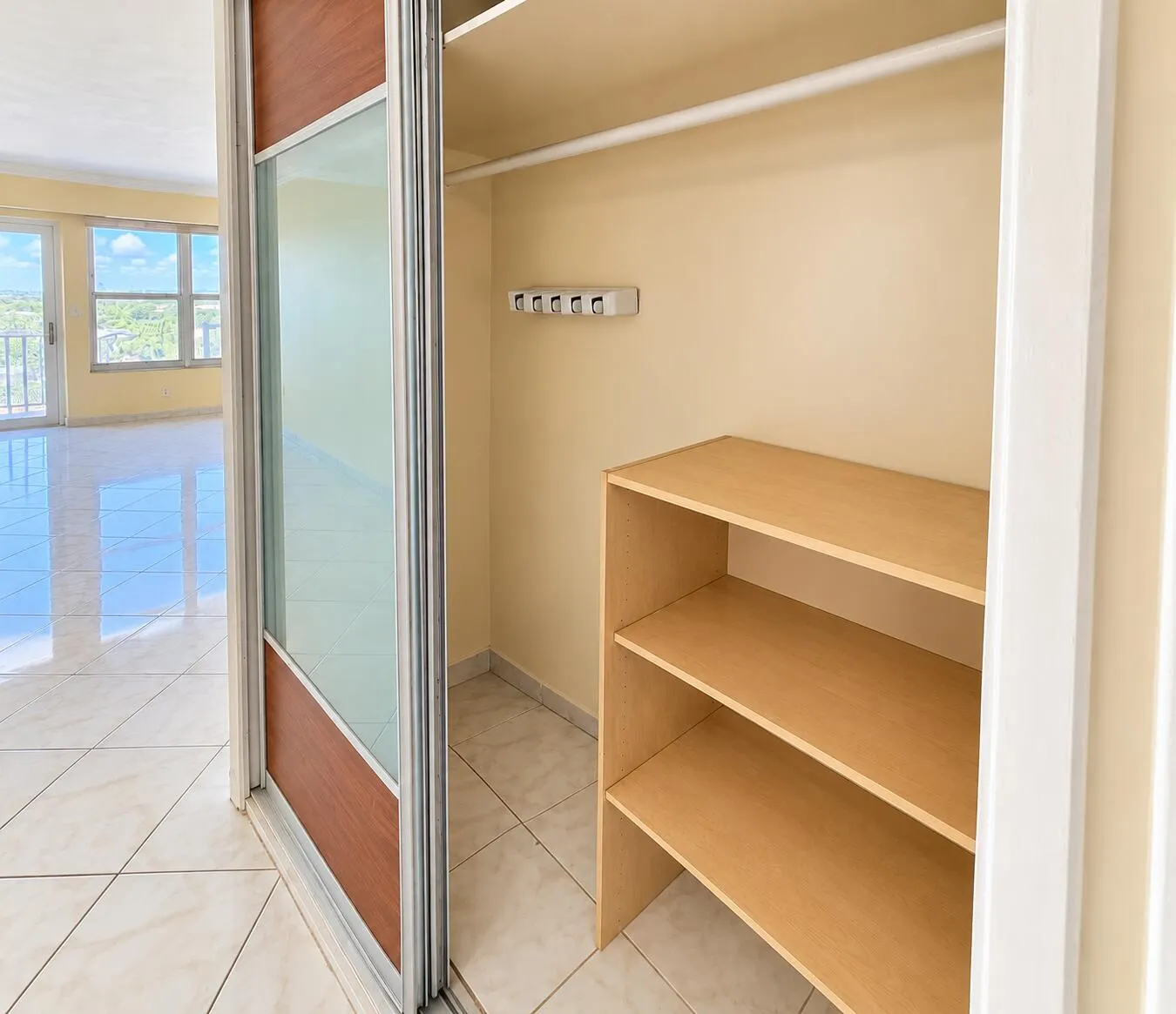 3700 GALT OCEAN Drive #712