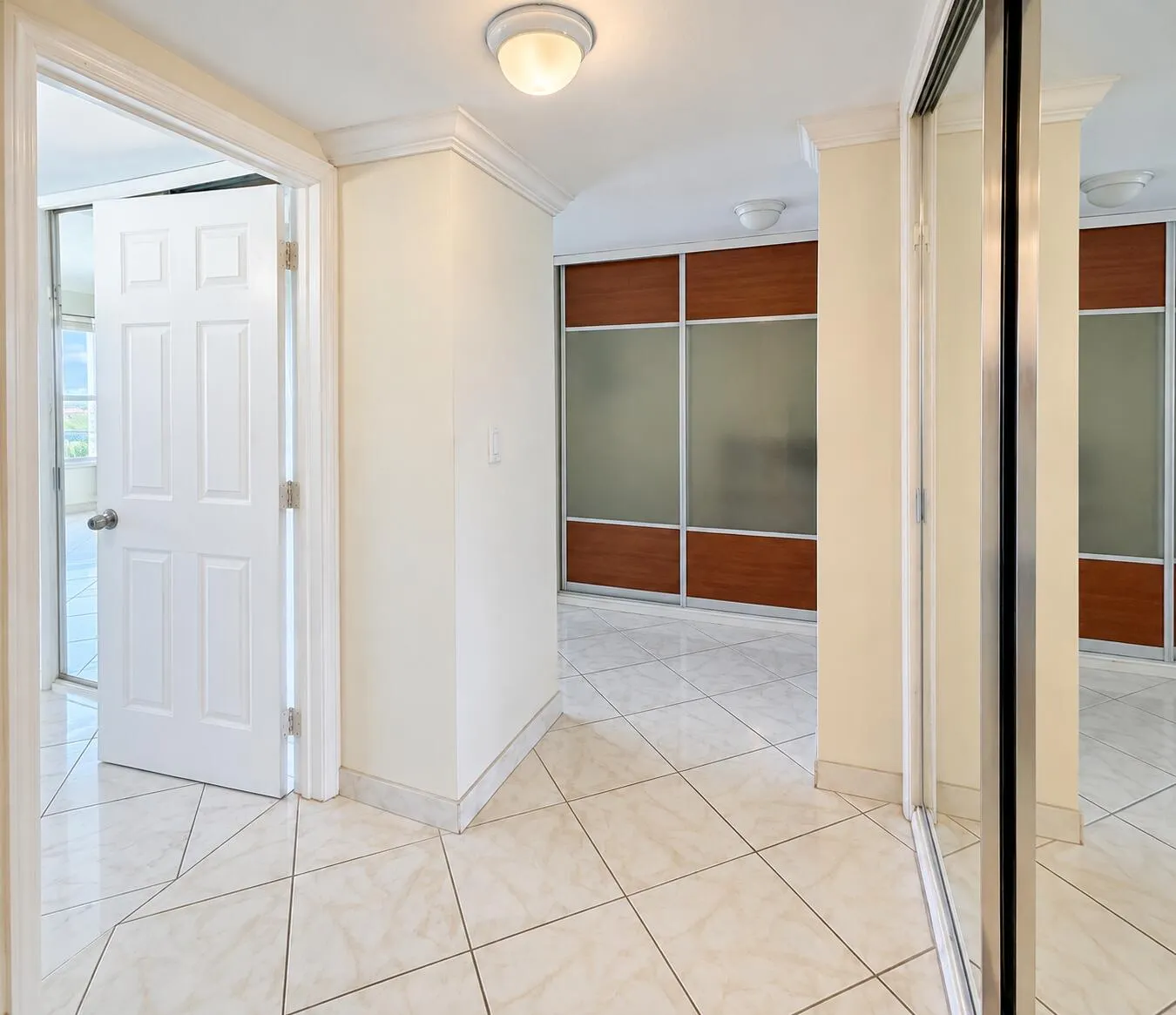 3700 GALT OCEAN Drive #712
