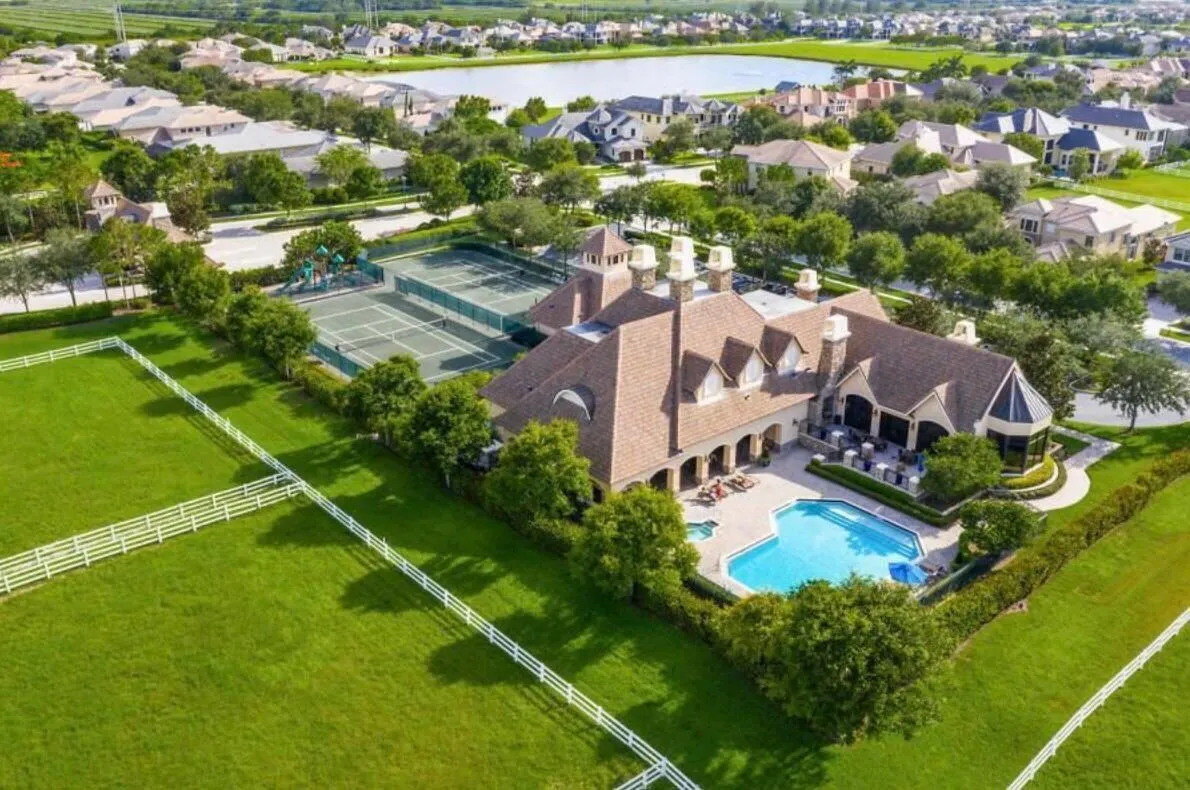 8964 Stone Pier Drive