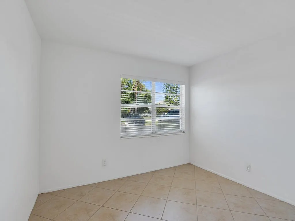 1845 ROBALO Drive #106D