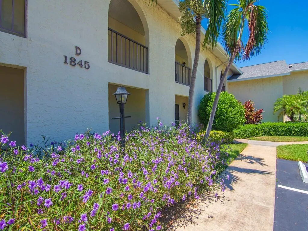 1845 ROBALO Drive #106D