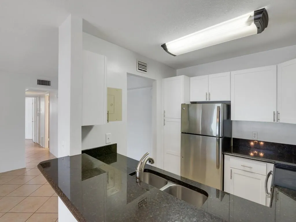 1845 ROBALO Drive #106D