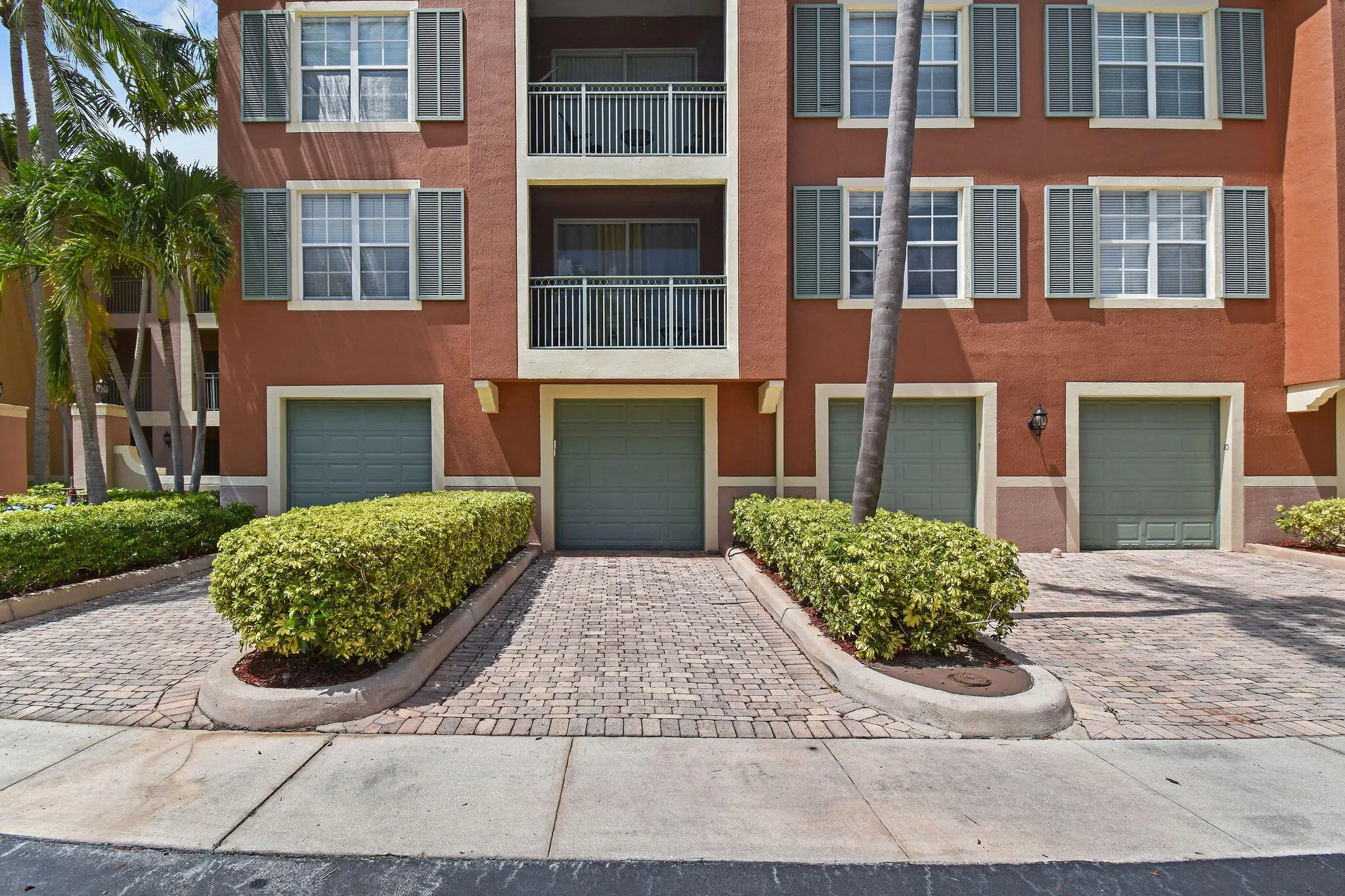 11790 SAINT ANDREWS Place #102