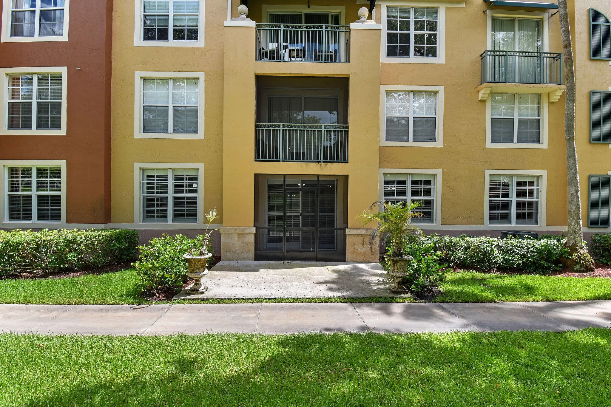 11790 SAINT ANDREWS Place #102
