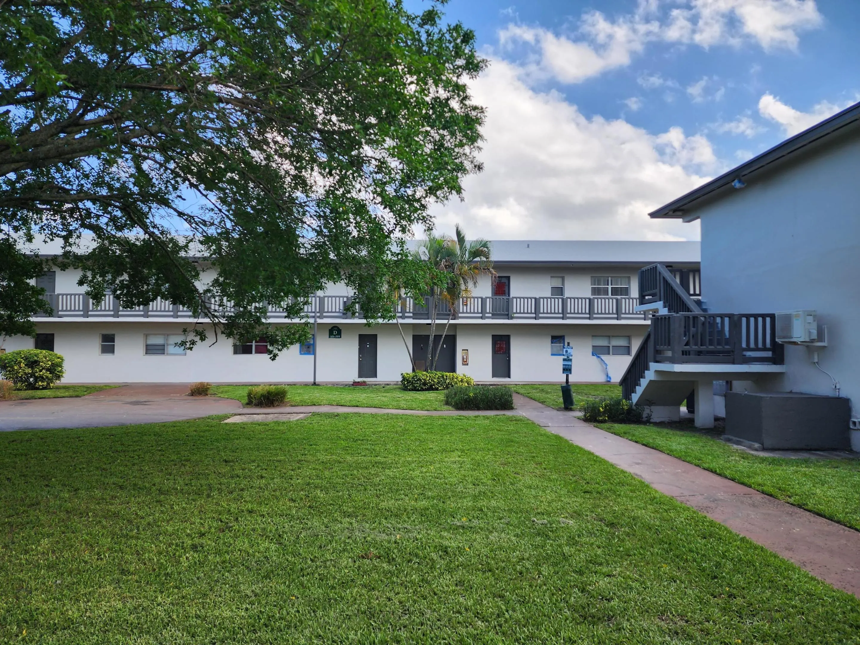 1420 NW 2ND Street #E103