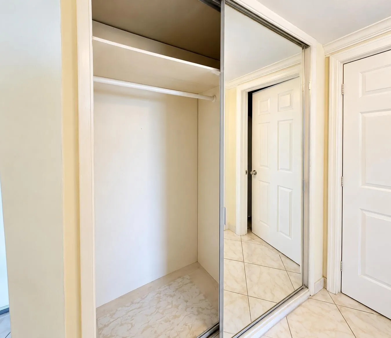 3700 GALT OCEAN Drive #712