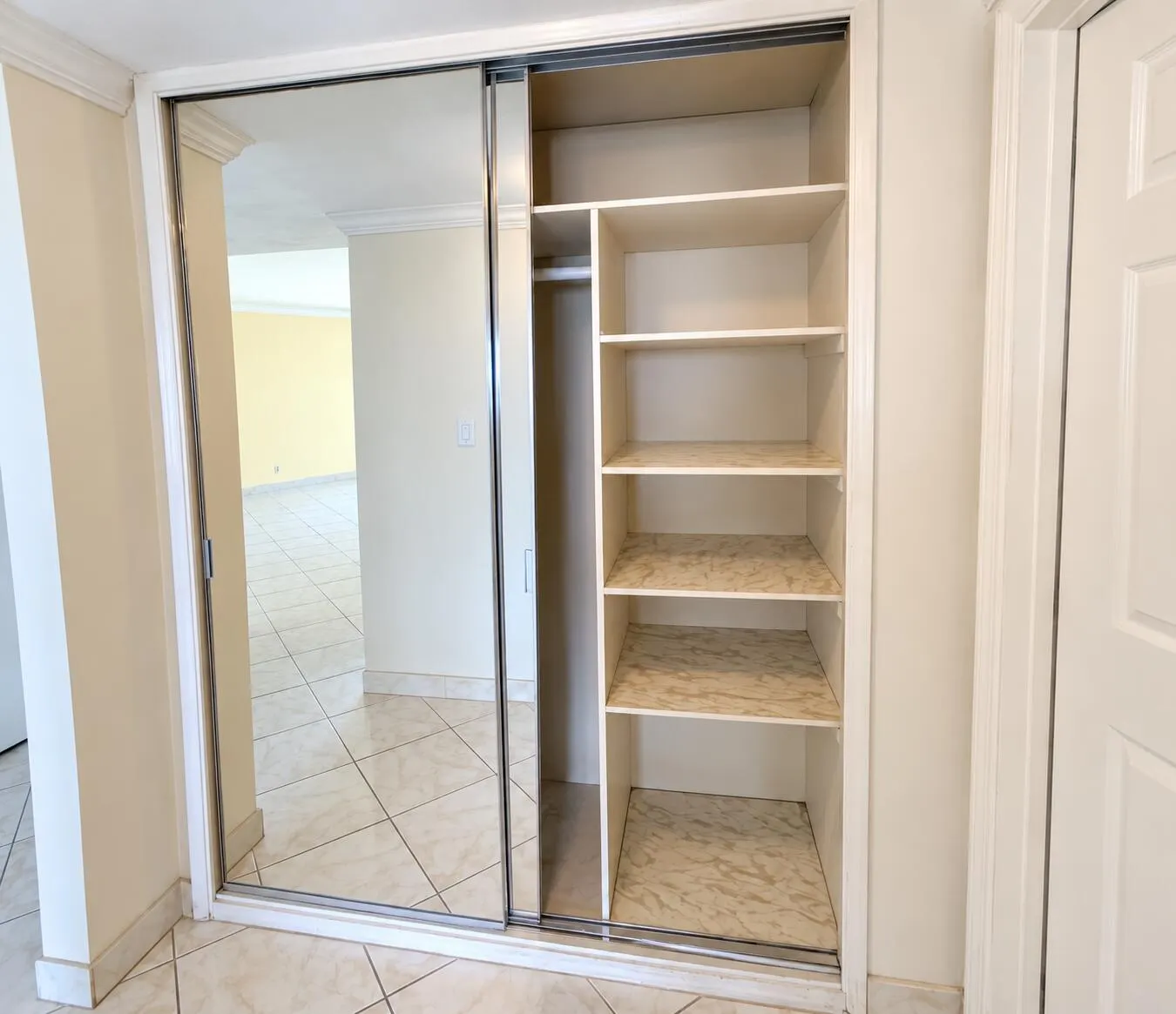 3700 GALT OCEAN Drive #712