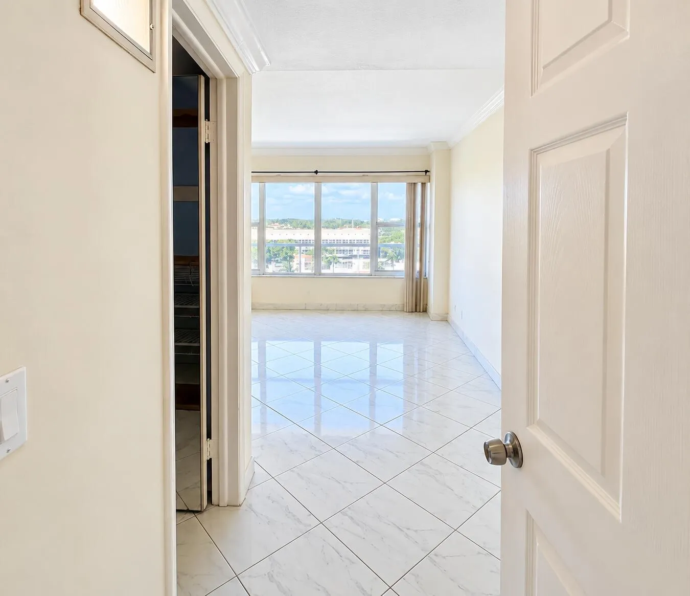 3700 GALT OCEAN Drive #712