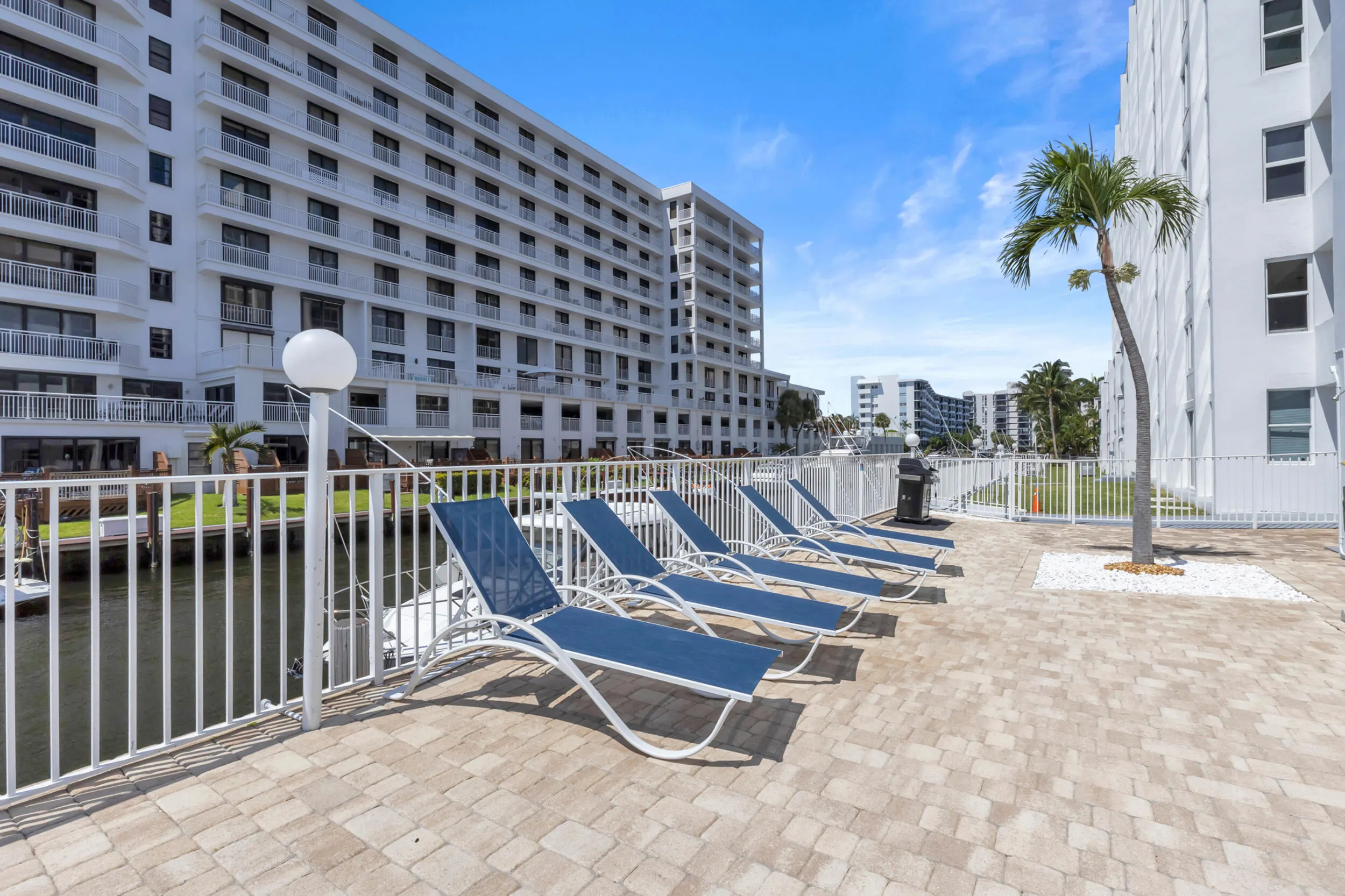 3100 NE 49TH Street #801