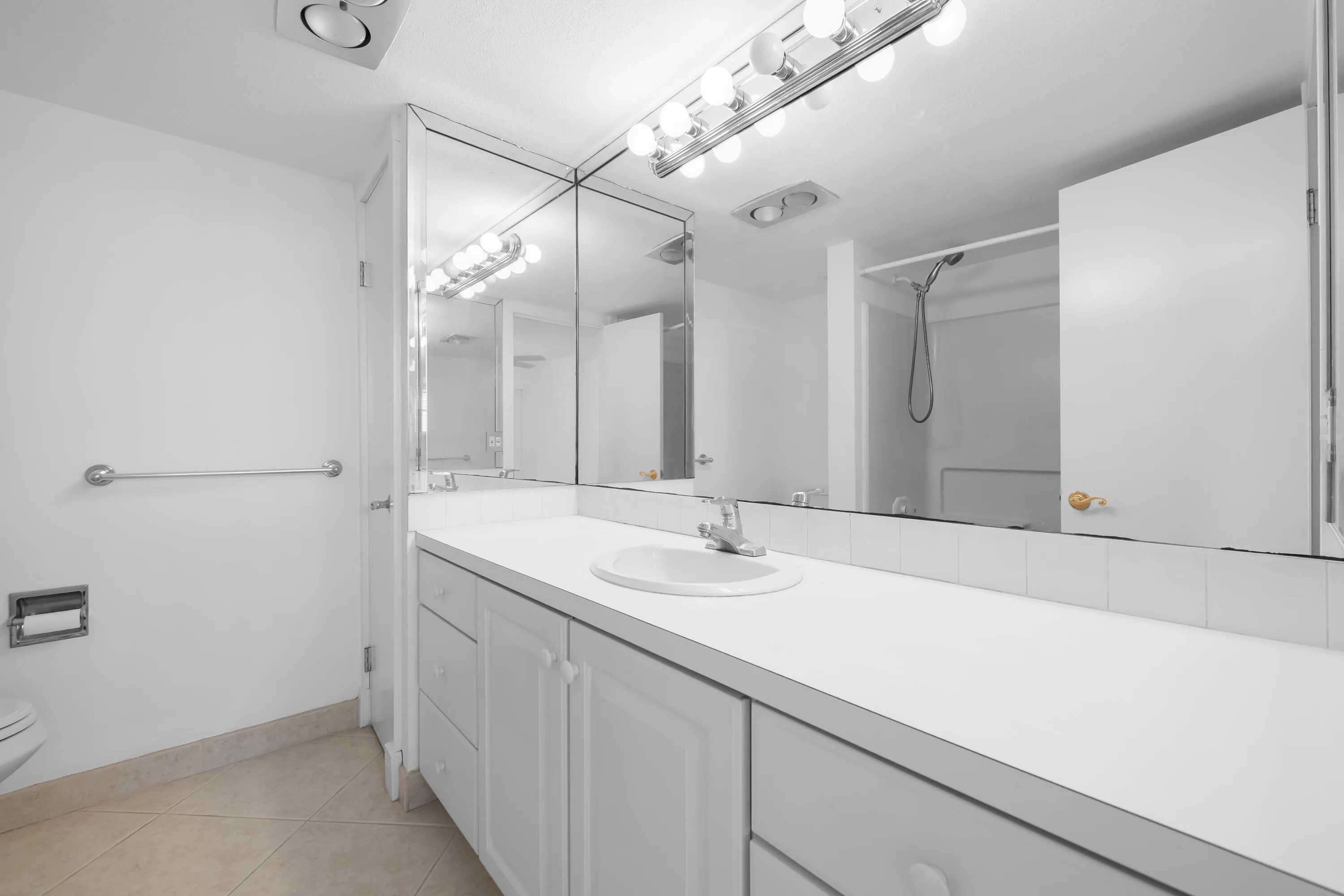 3100 NE 49TH Street #801