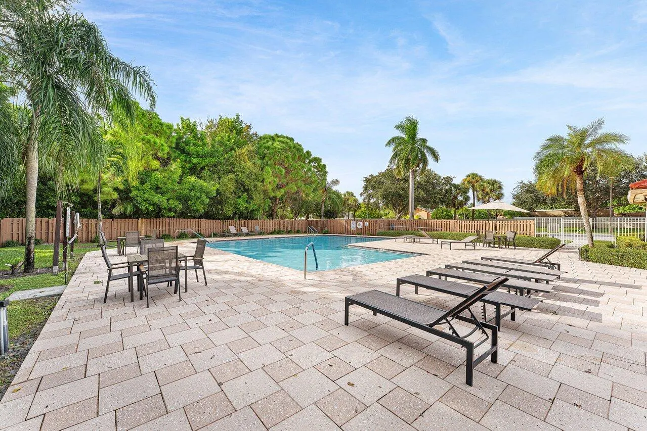 462 HARDWOOD Place #462