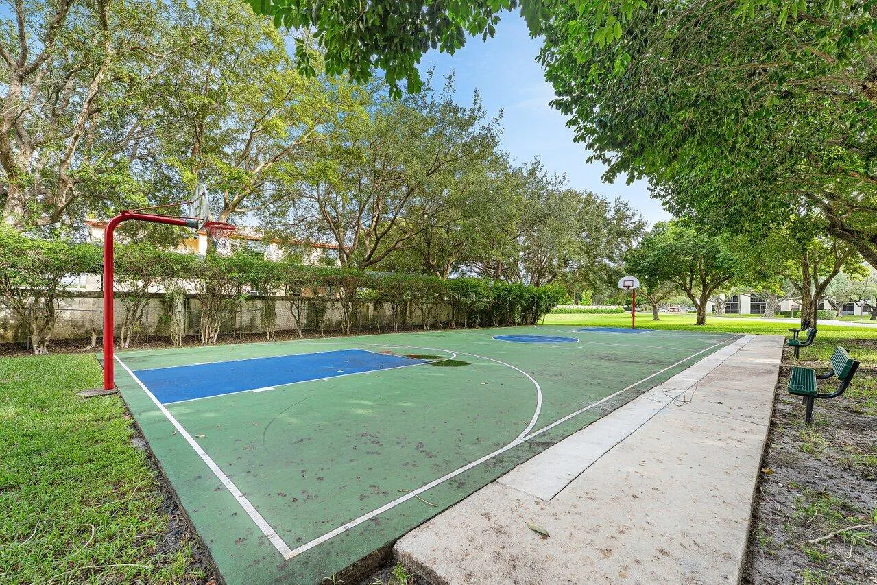 462 HARDWOOD Place #462