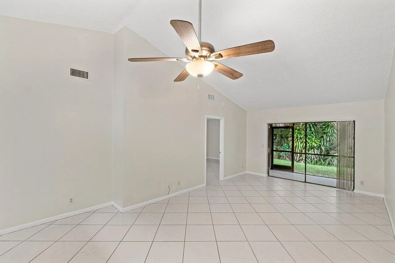 462 HARDWOOD Place #462