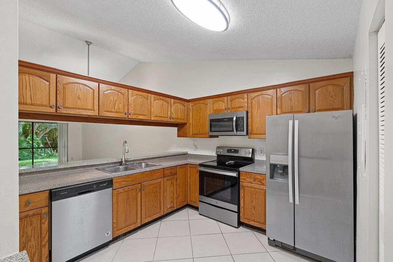 462 HARDWOOD Place #462