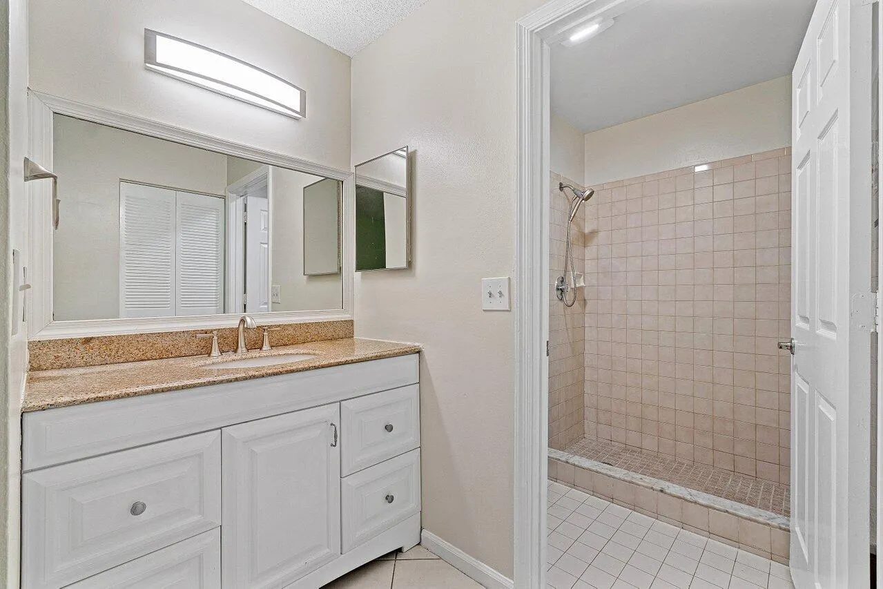 462 HARDWOOD Place #462