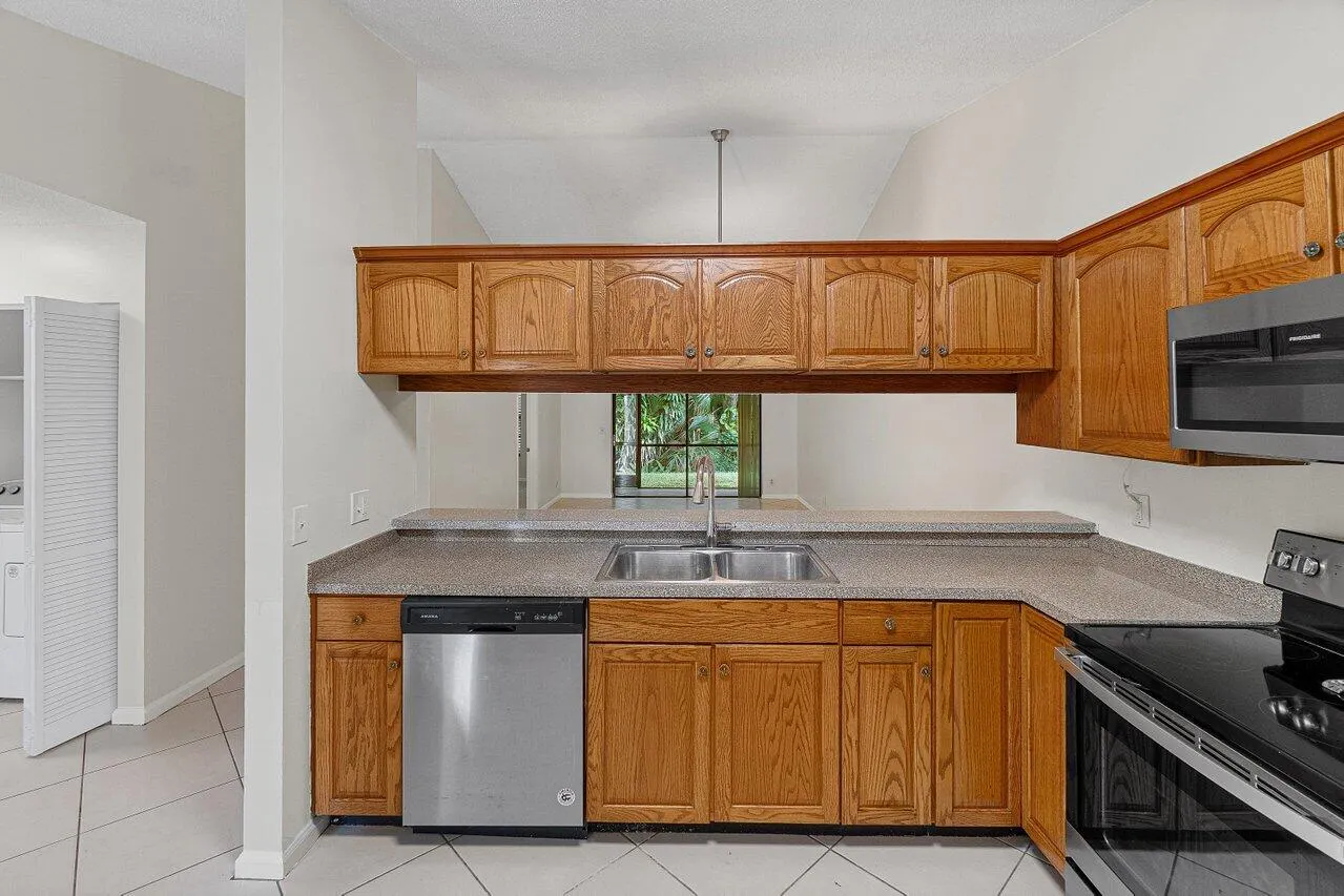 462 HARDWOOD Place #462