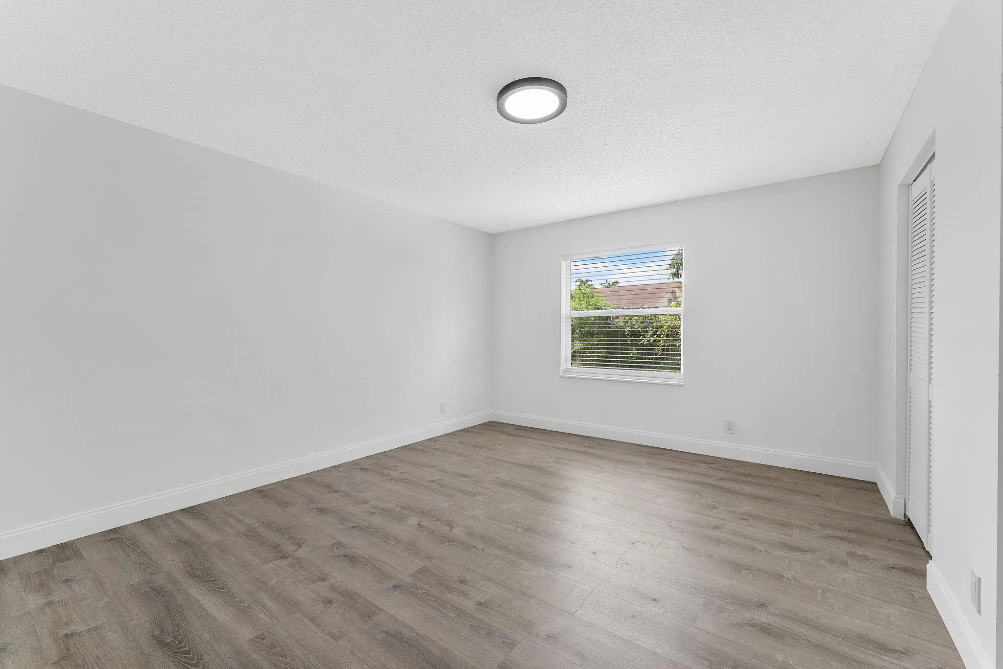 5855 TIMBER VALLEY Drive