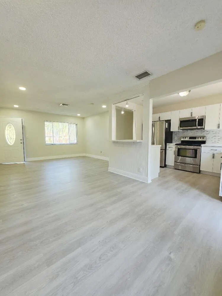 1432 NE 27th Street