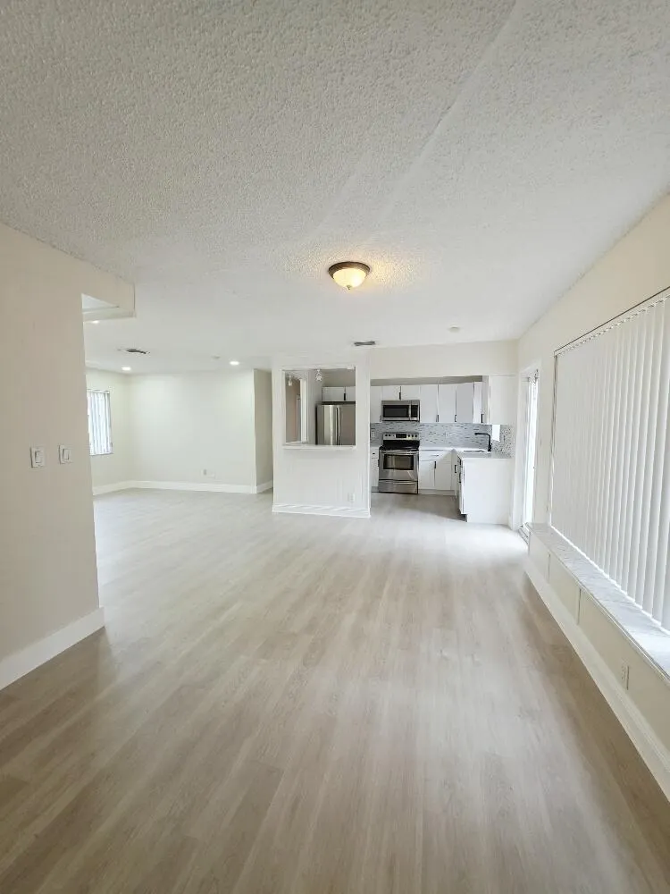 1432 NE 27th Street