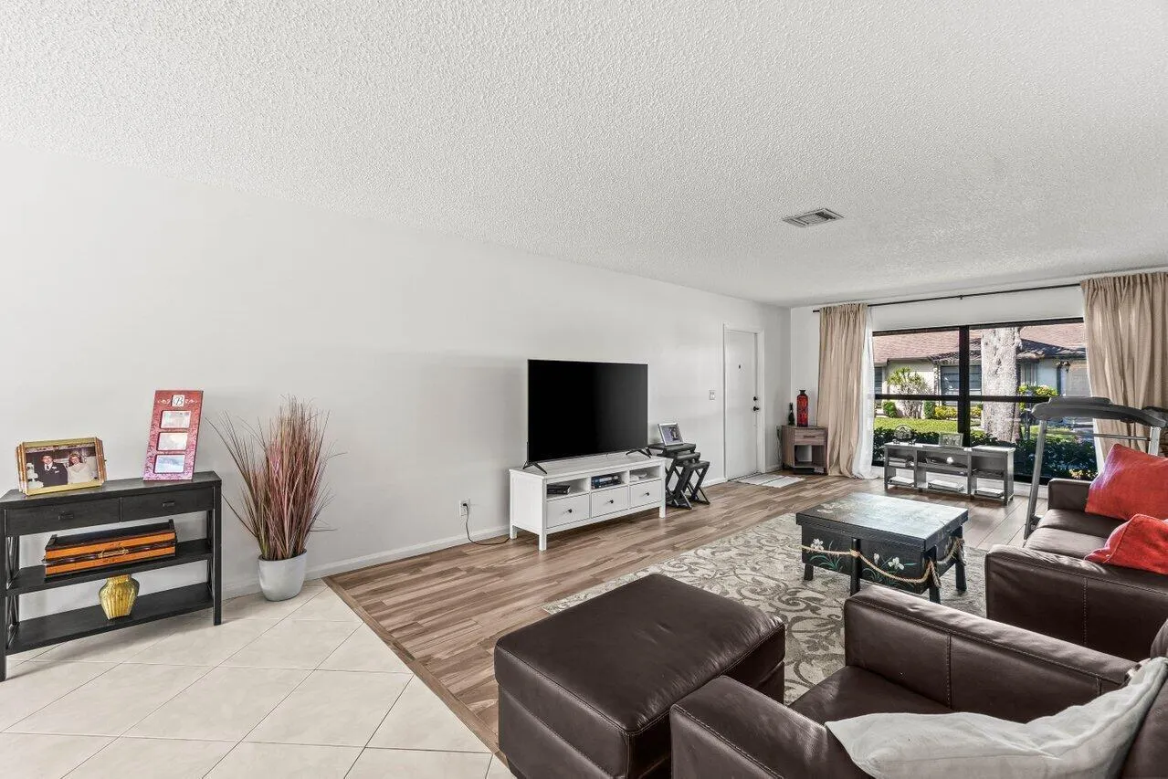 4862 Equestrian Road