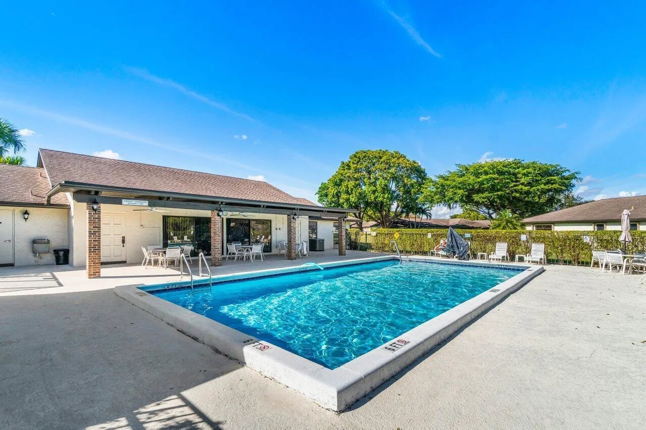 4862 Equestrian Road