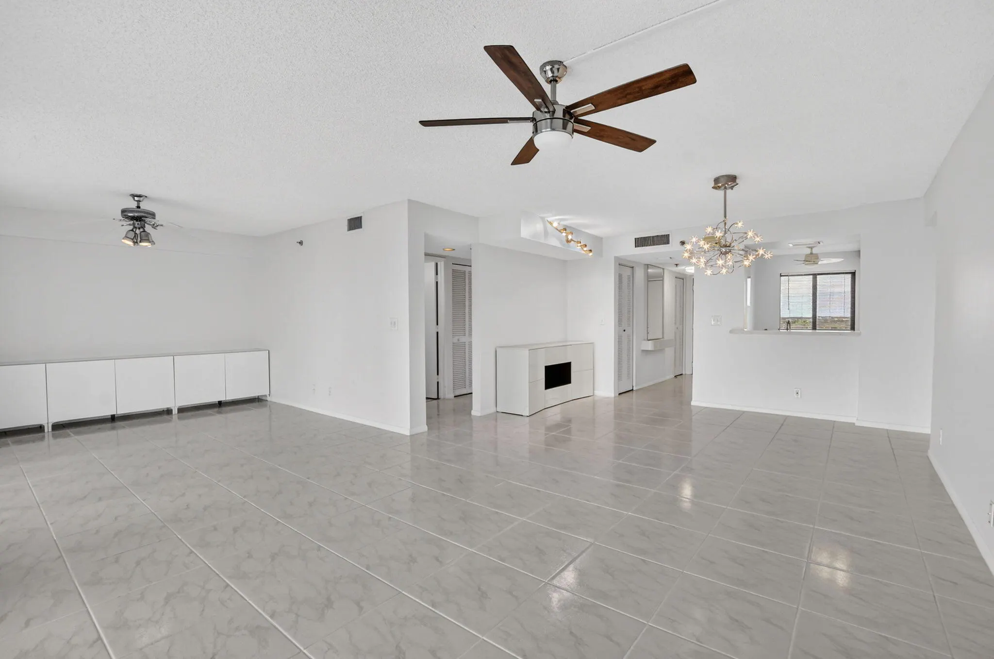 7370 S ORIOLE Boulevard #802