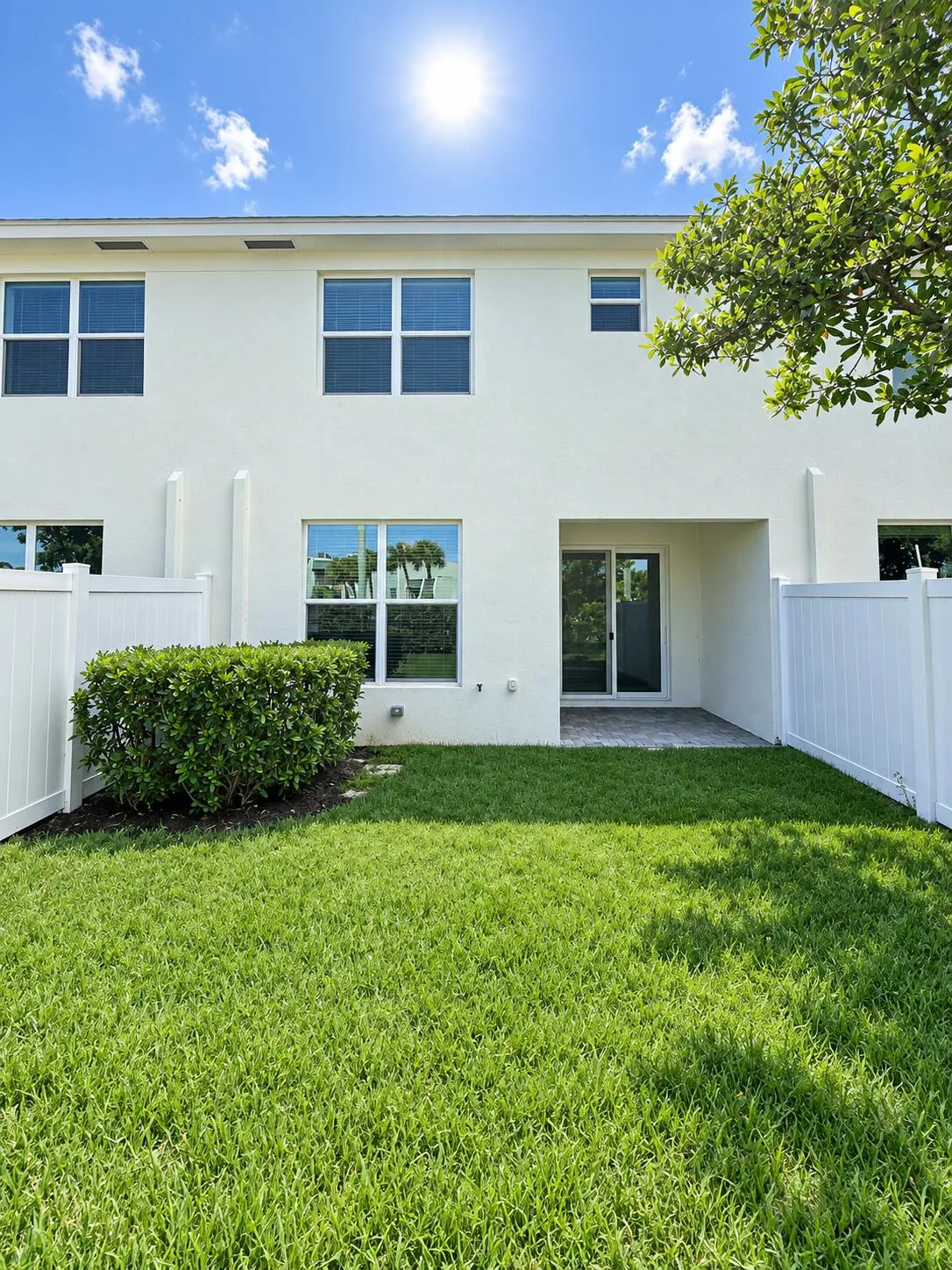 4168 Lagoon Shore Drive