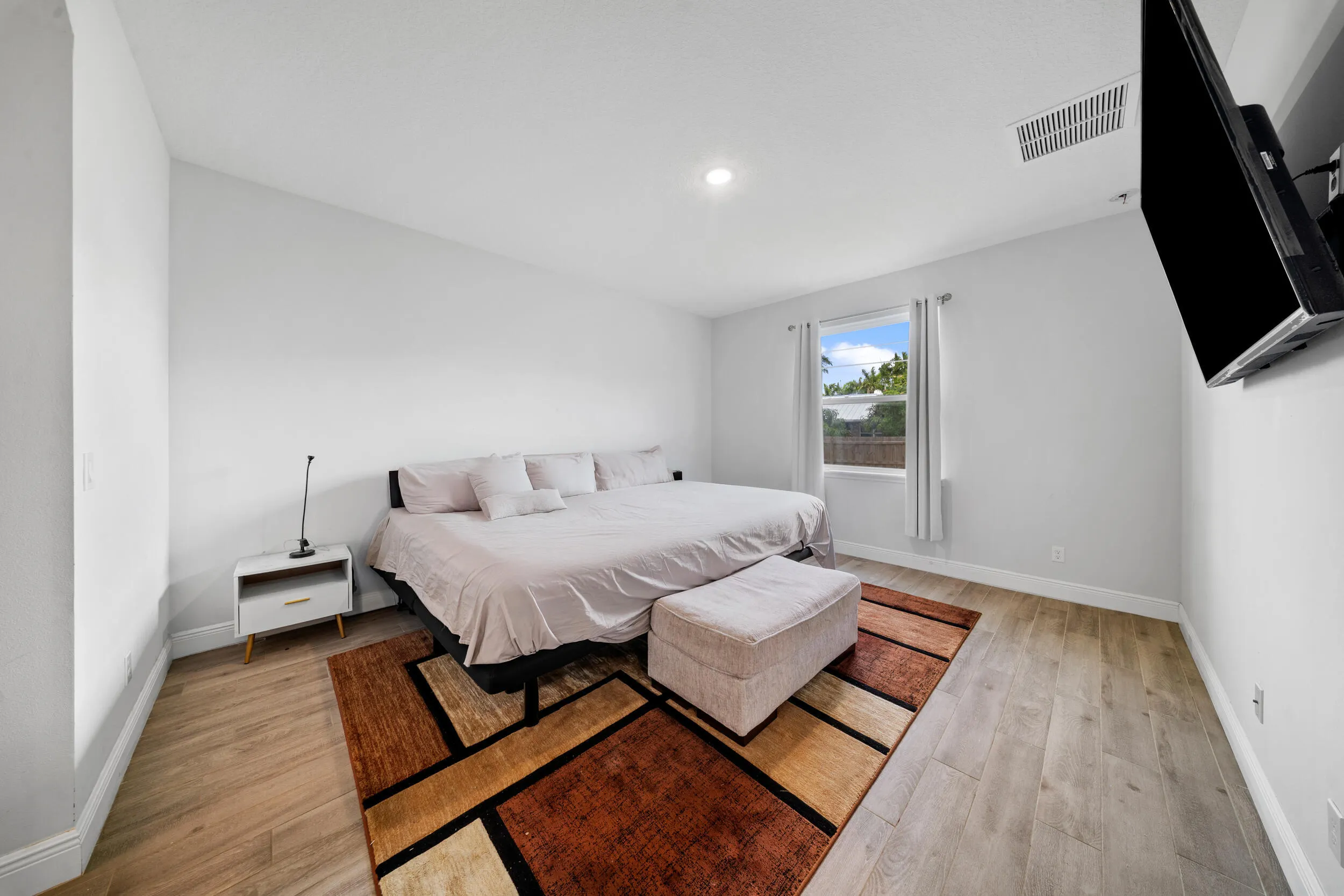 1066 SW JENNIFER Terrace