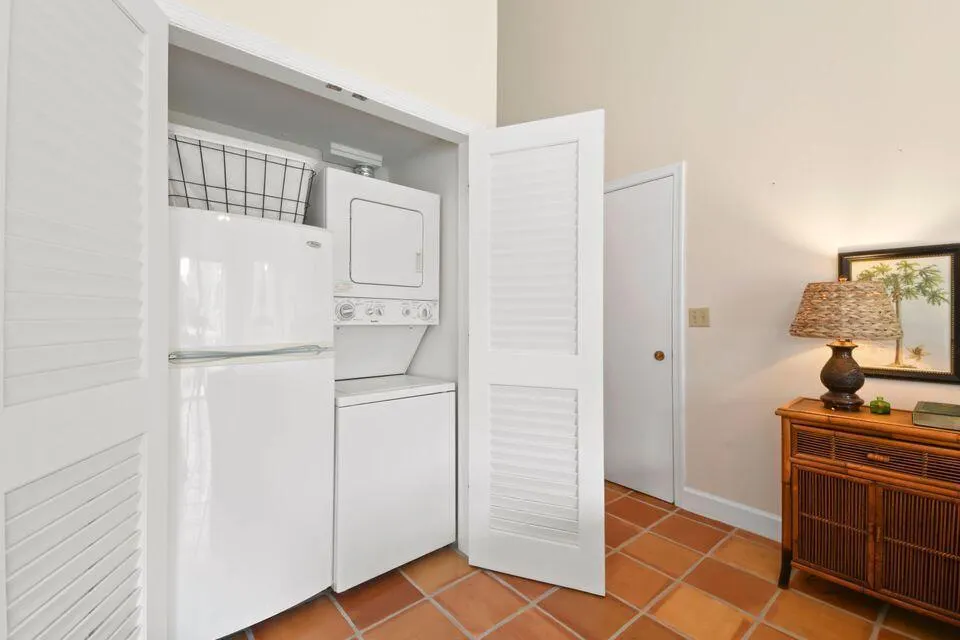11863 Wimbledon Circle #507