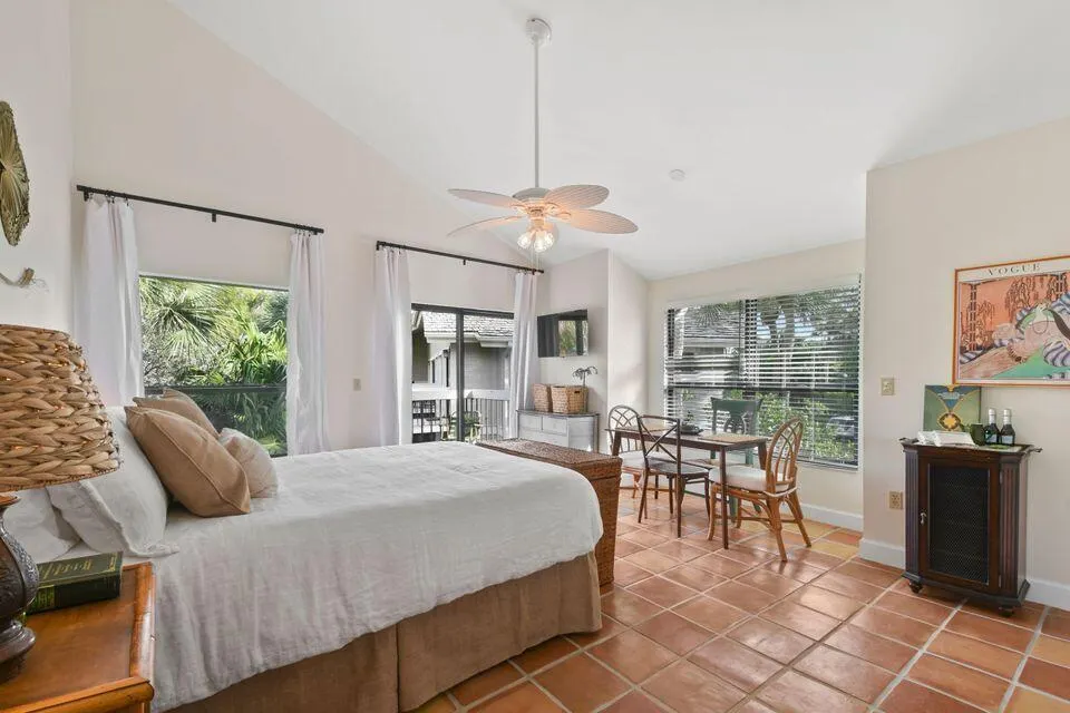 11863 Wimbledon Circle #507