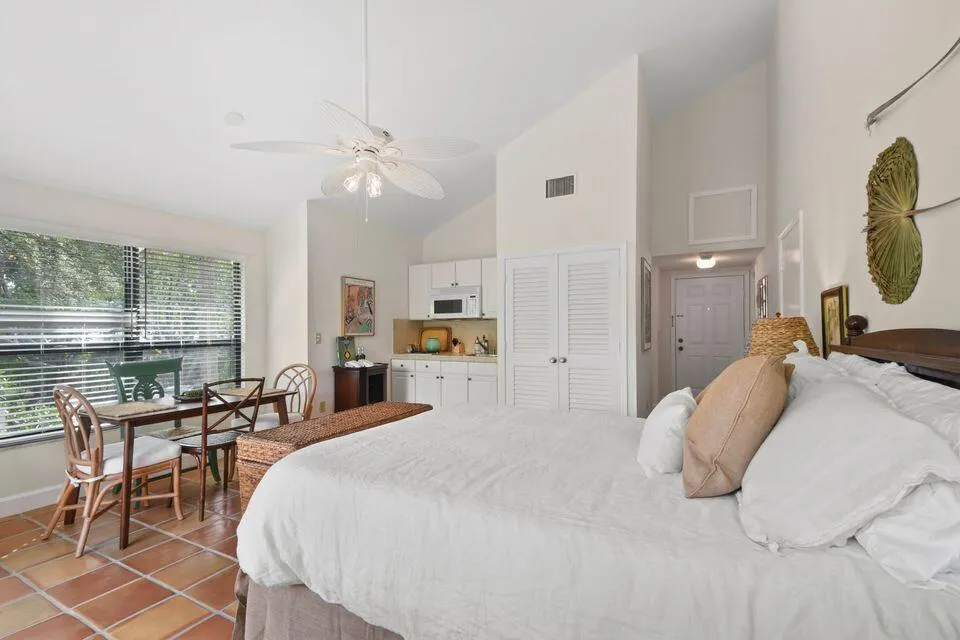 11863 Wimbledon Circle #507