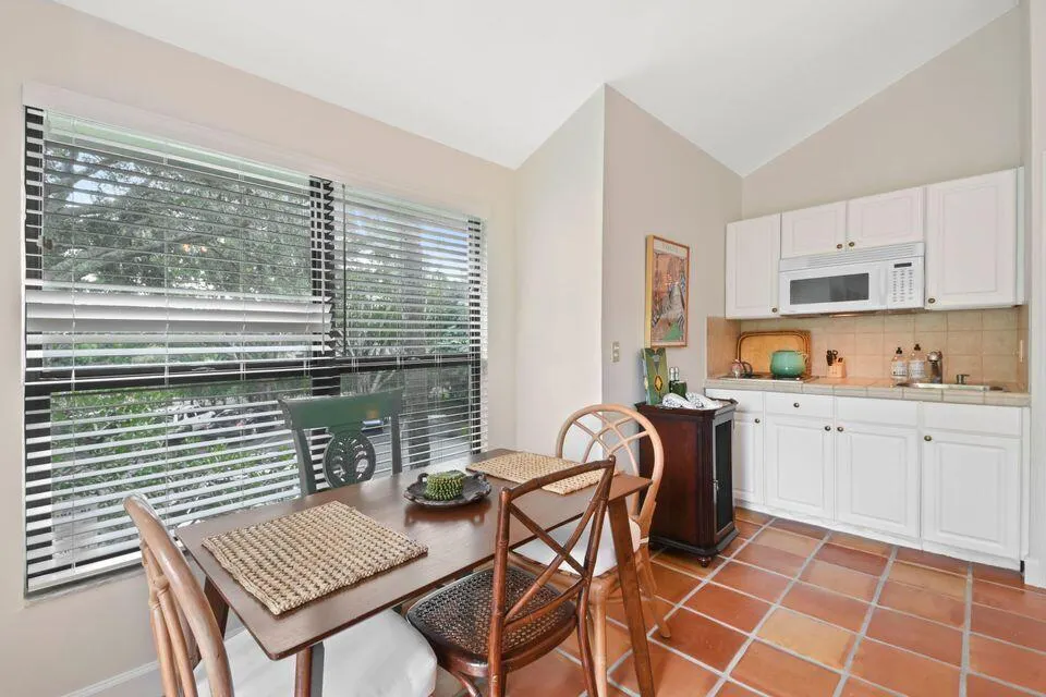 11863 Wimbledon Circle #507