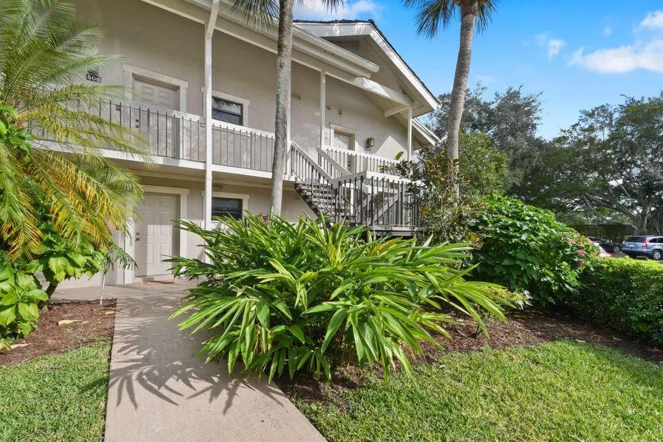 11863 Wimbledon Circle #507