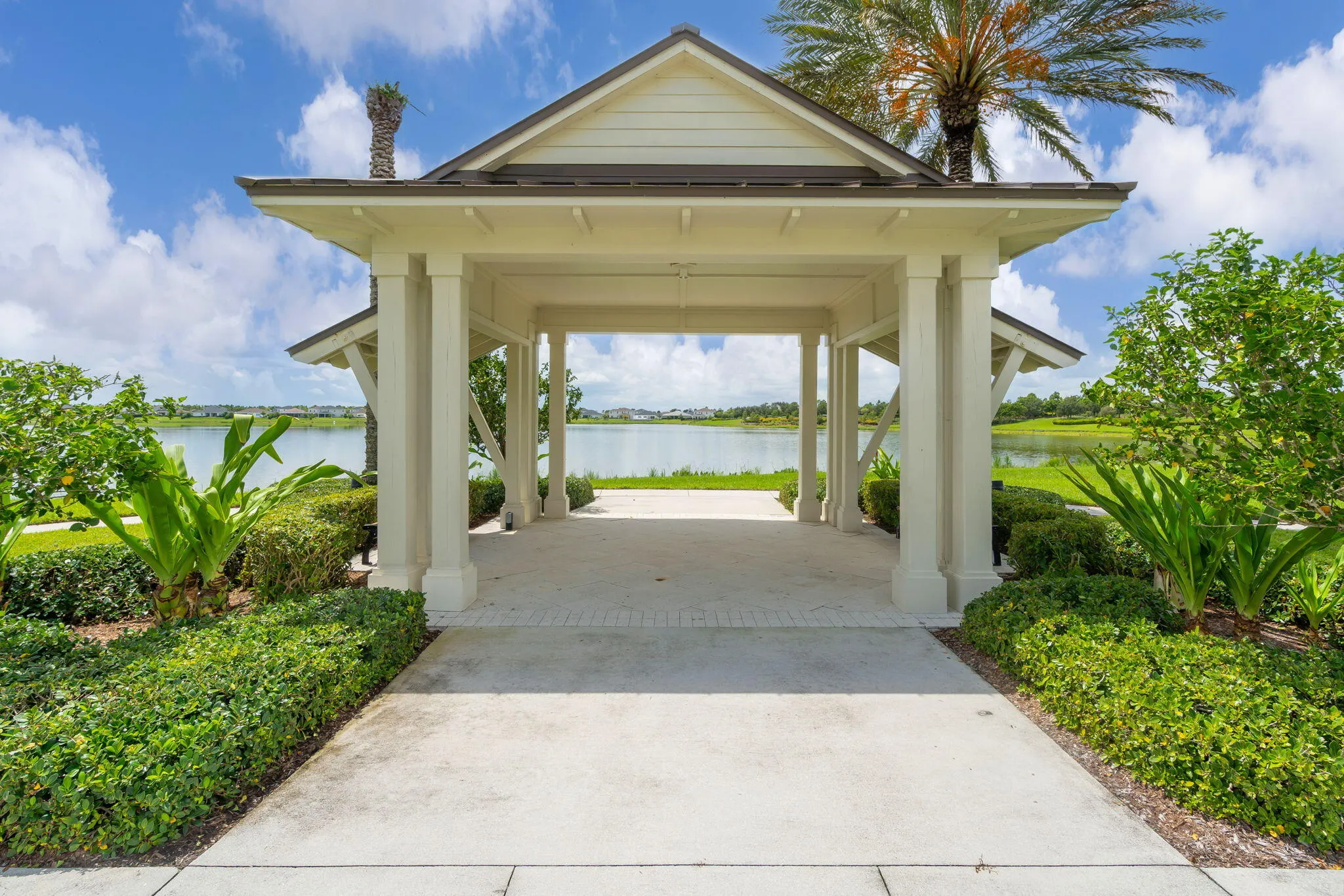 1243 TANGLED ORCHARD Trace