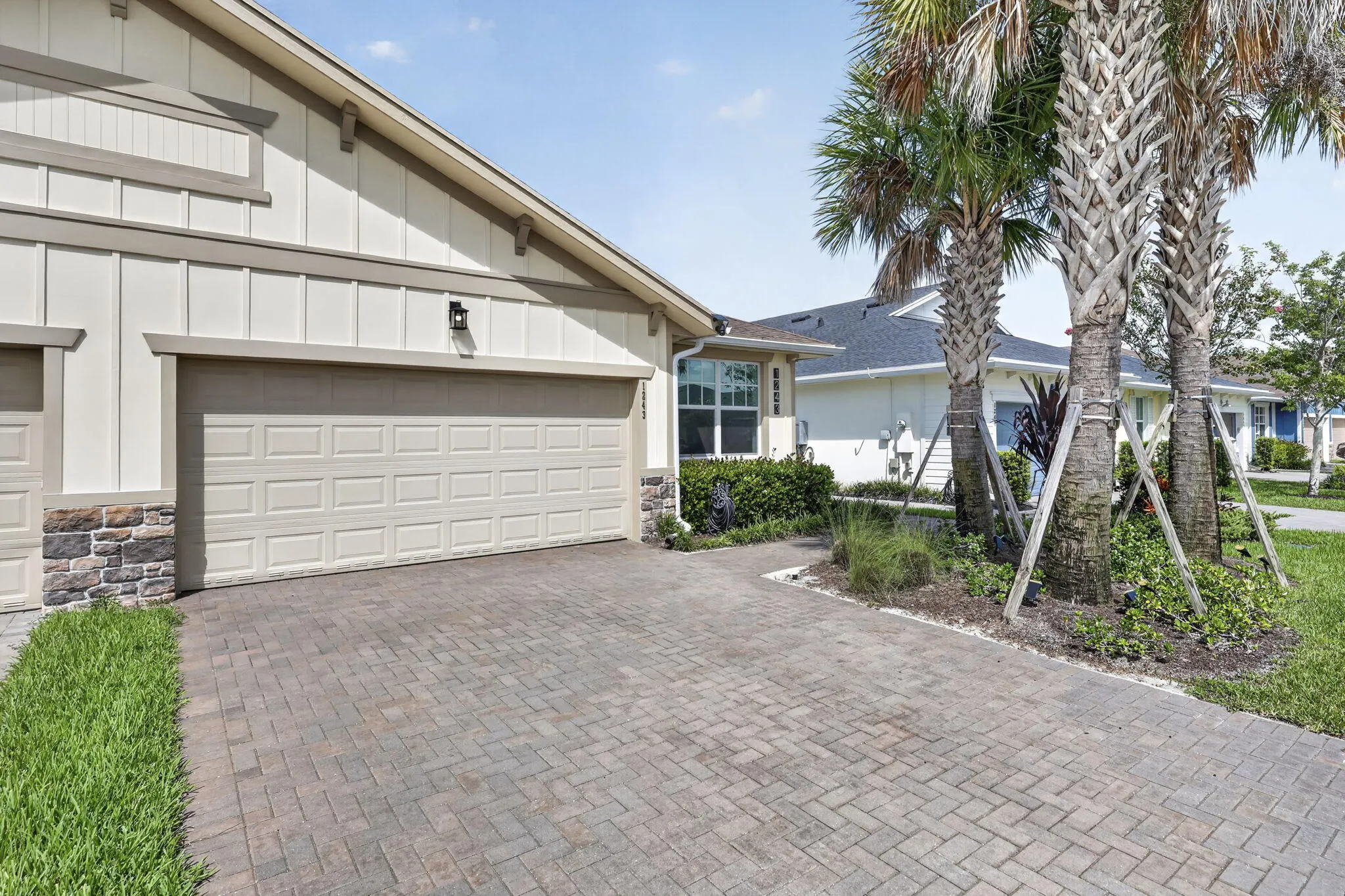 1243 TANGLED ORCHARD Trace