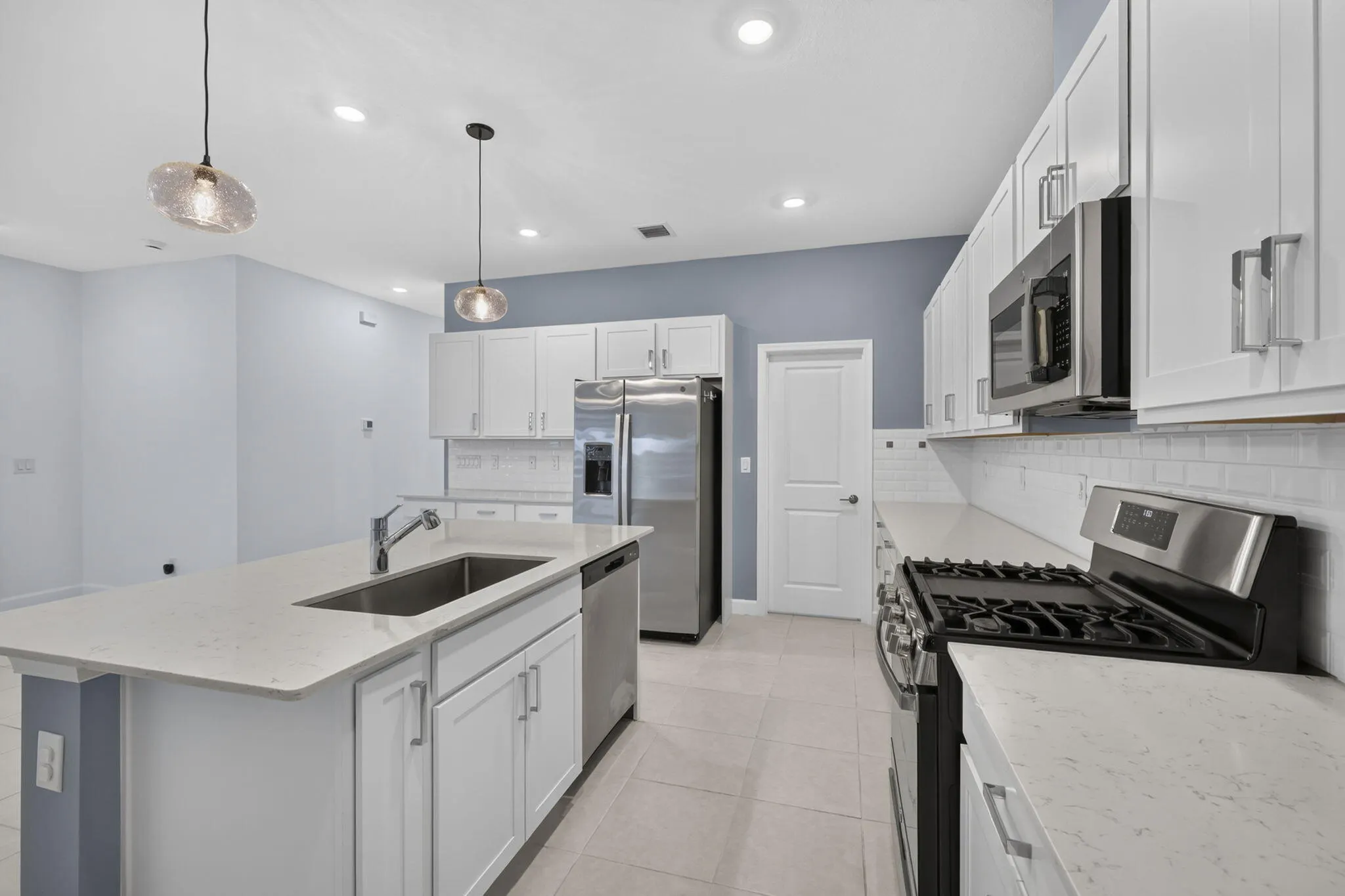 1243 TANGLED ORCHARD Trace