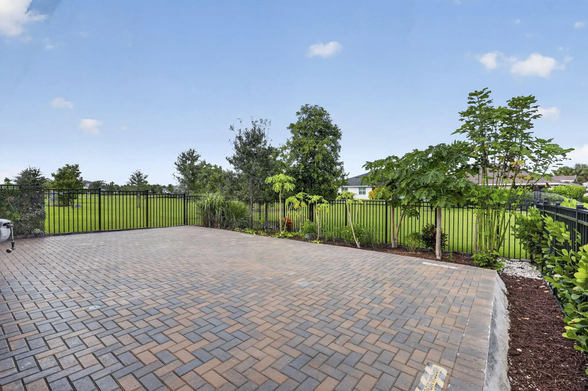 1243 TANGLED ORCHARD Trace