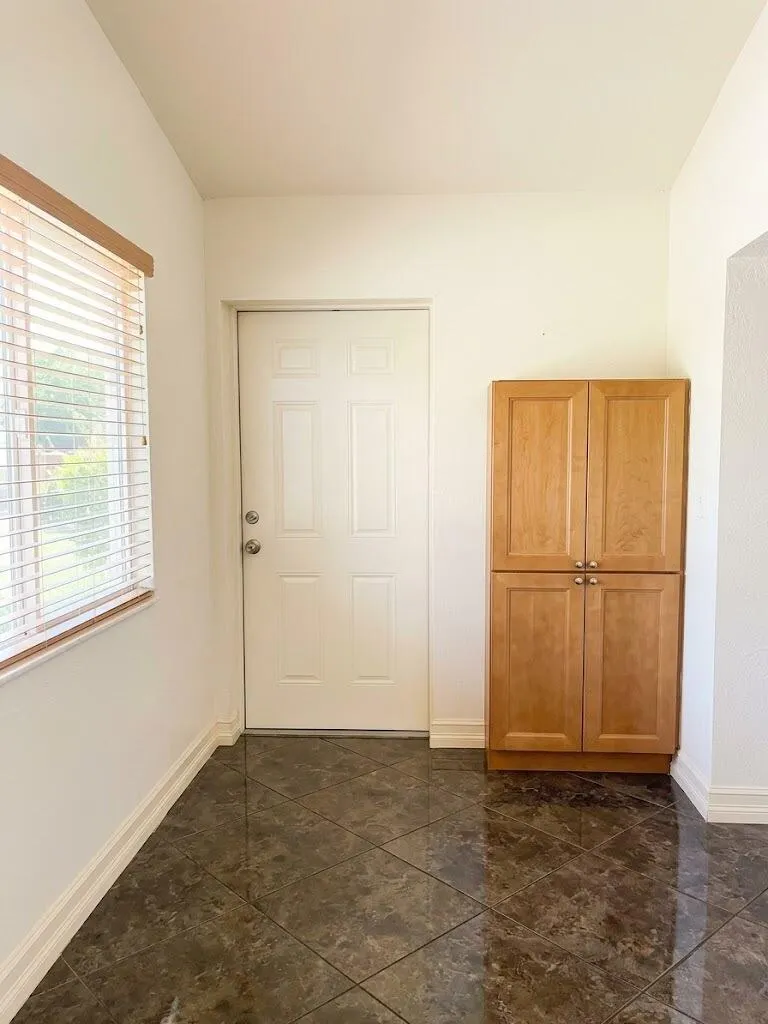 2713 NE 33rd Avenue #2