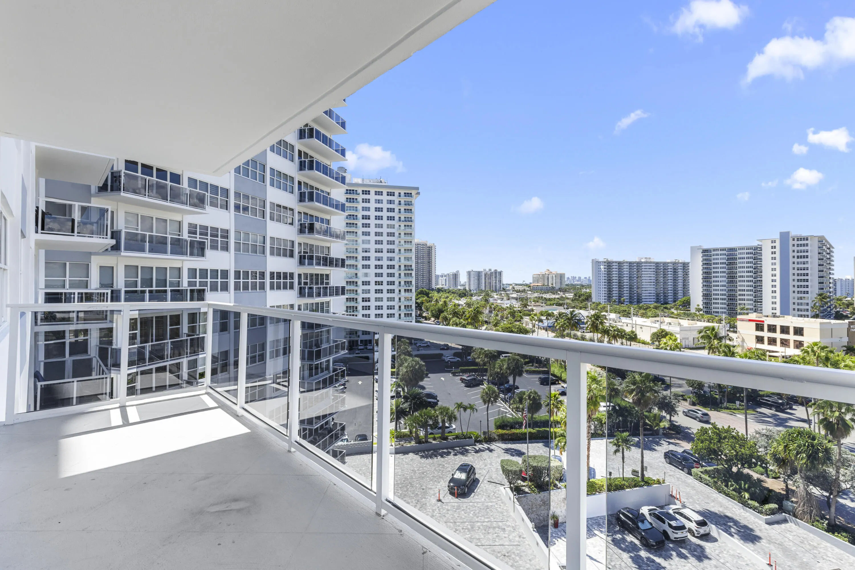 3700 GALT OCEAN Drive #815