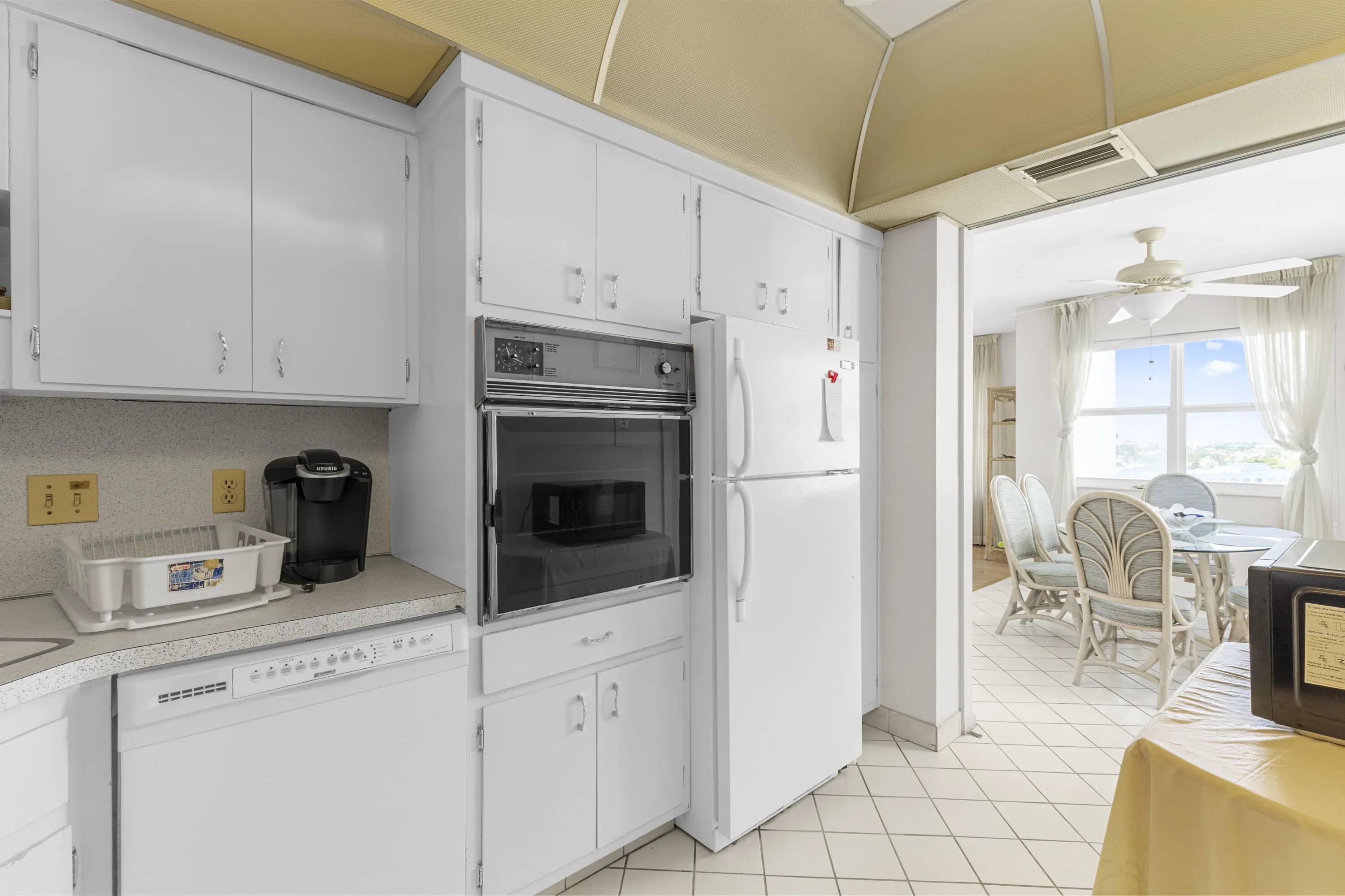 3700 GALT OCEAN Drive #815