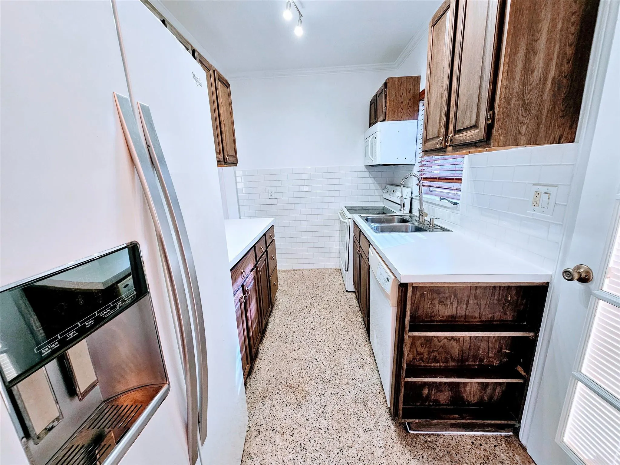 2040 NE 174TH Street