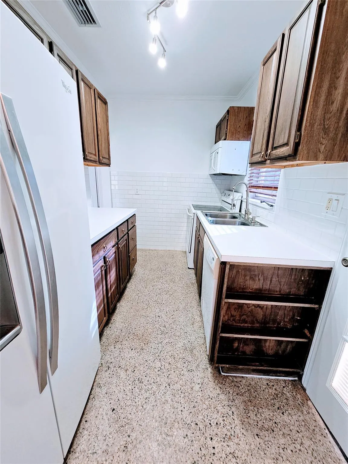 2040 NE 174TH Street