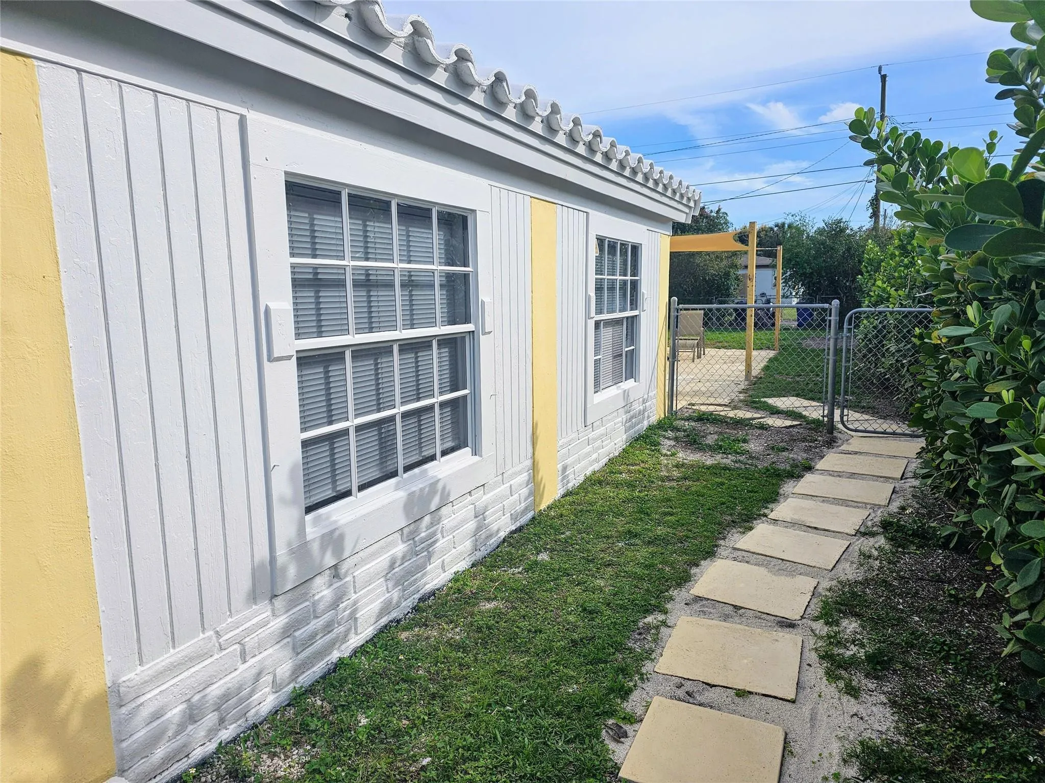 2040 NE 174TH Street