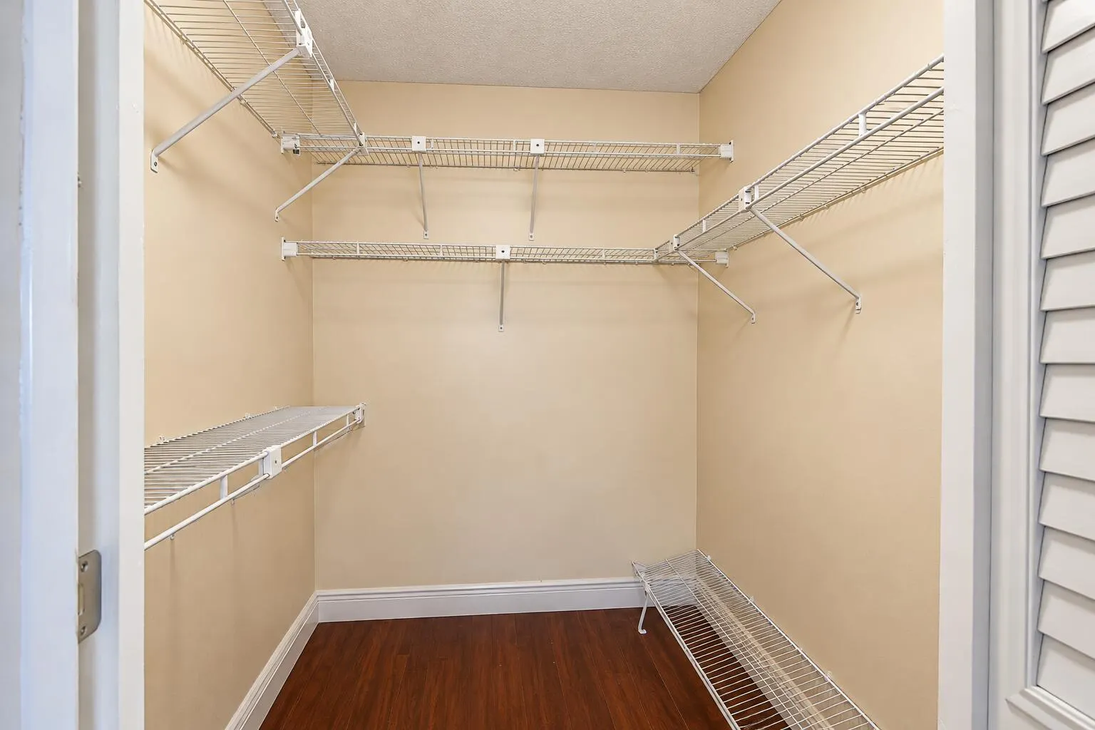 6070 NW 64TH Avenue NW #204
