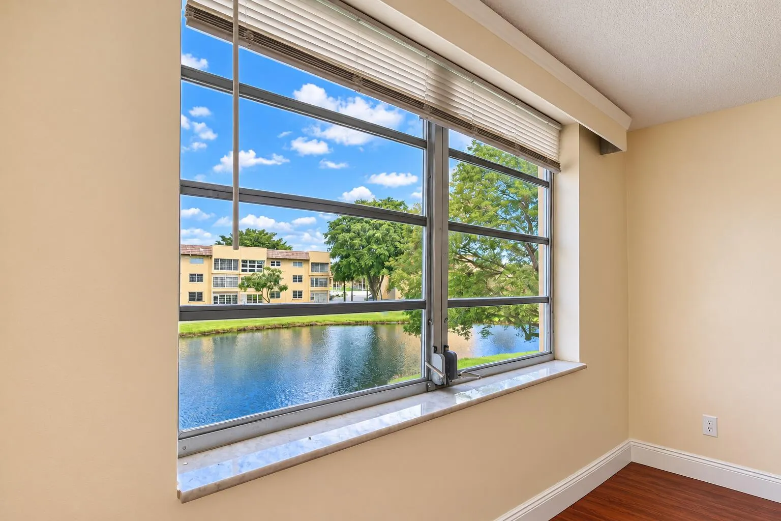 6070 NW 64TH Avenue NW #204