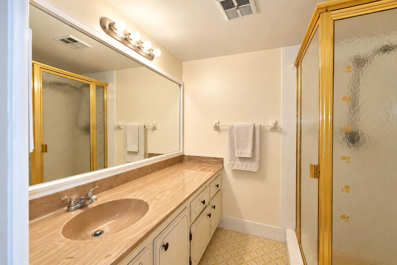 6070 NW 64TH Avenue NW #204