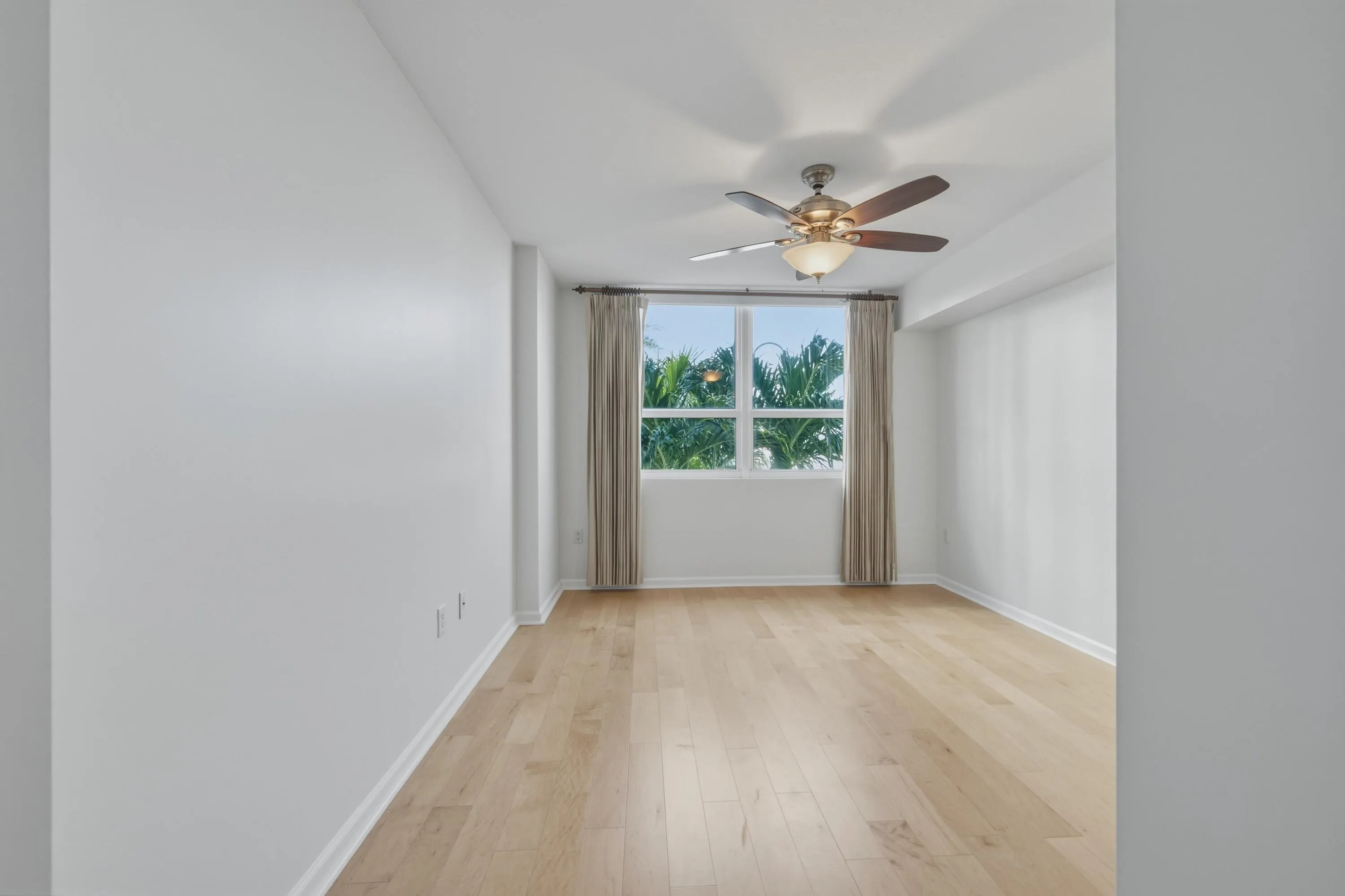 600 W Las Olas Boulevard #806S