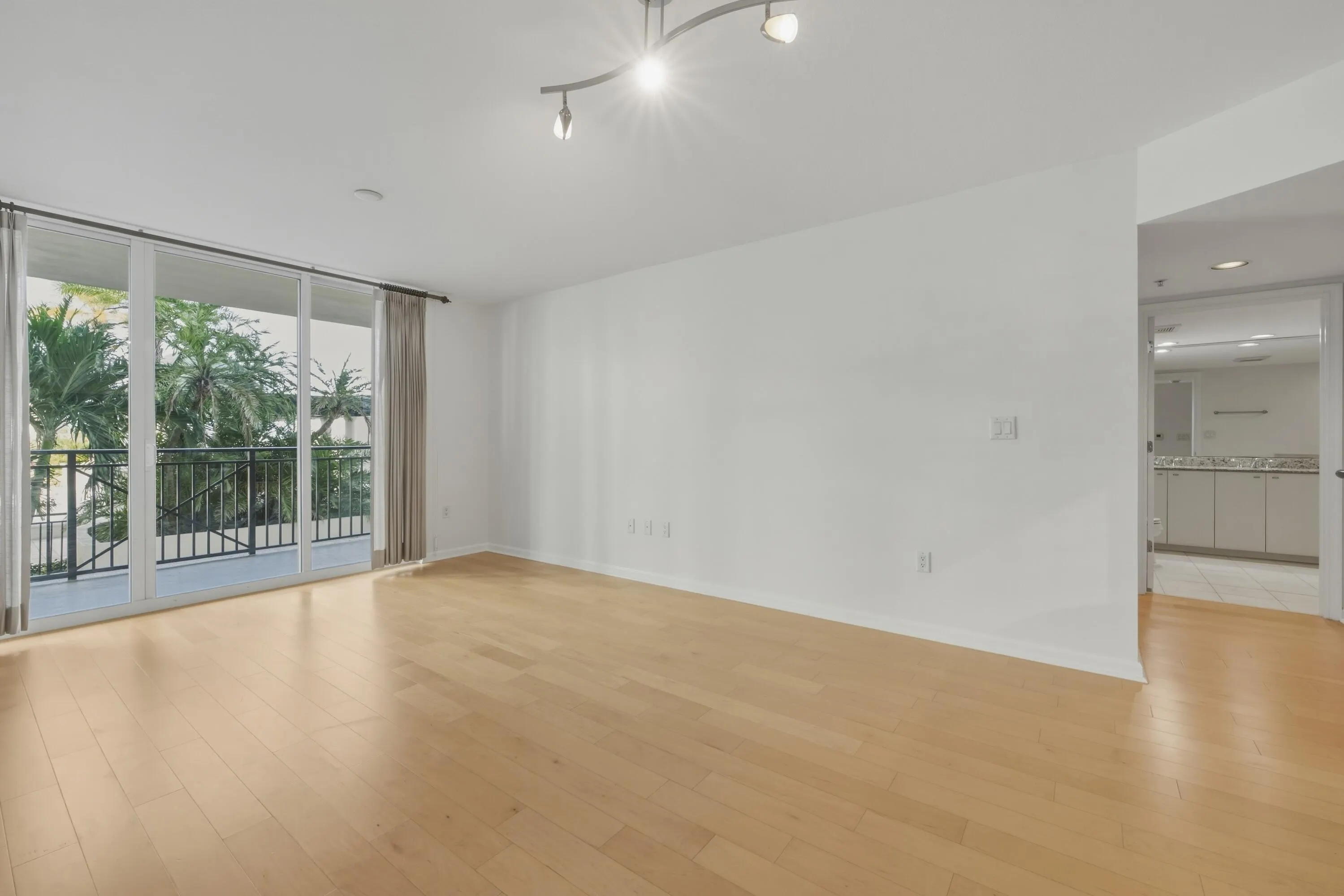 600 W Las Olas Boulevard #806S