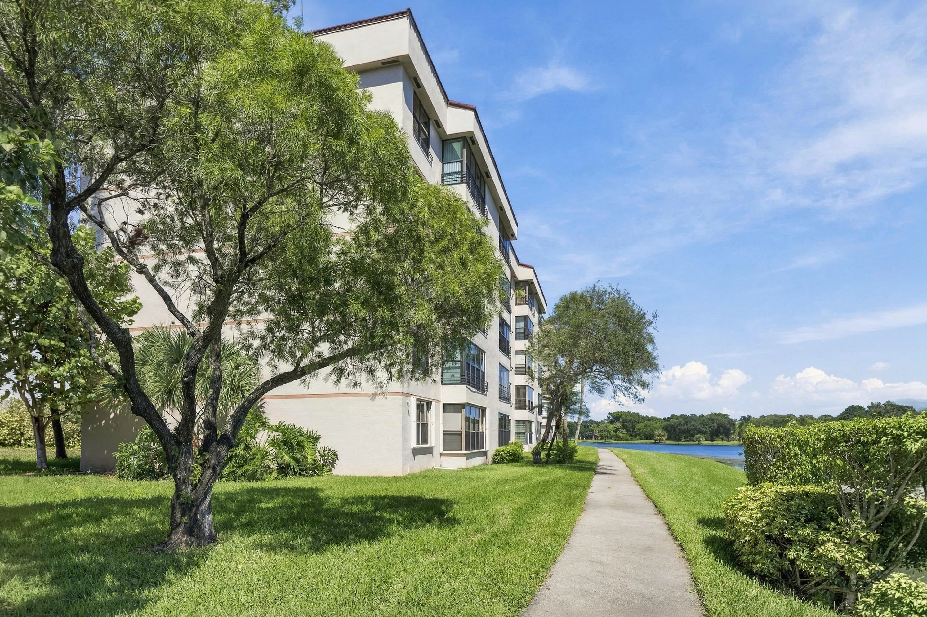 2766 Carambola Circle S #305