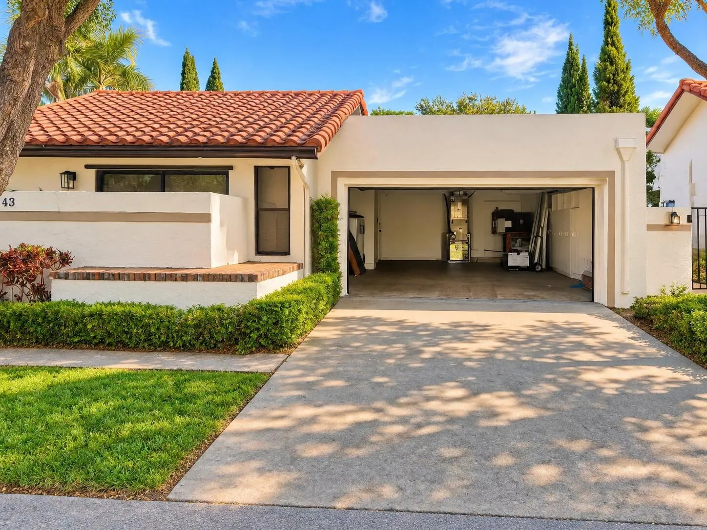 6945 PALMAR Court